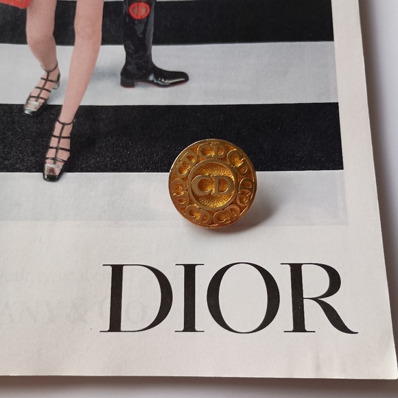 Vintage Dior Button - Picture 8 of 8